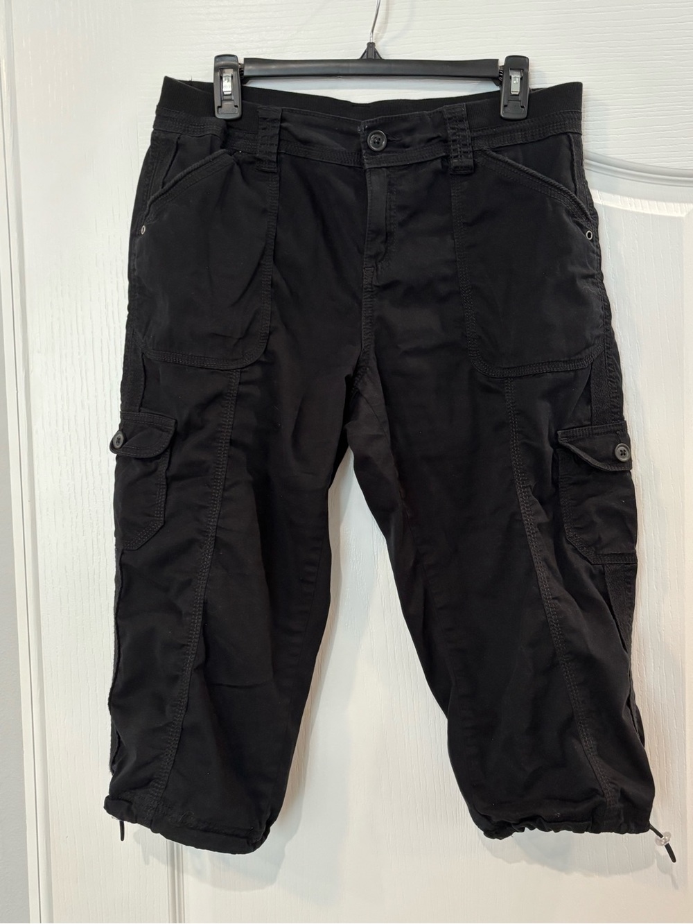 Ladies's Black Cargo Capri Pants, 10P